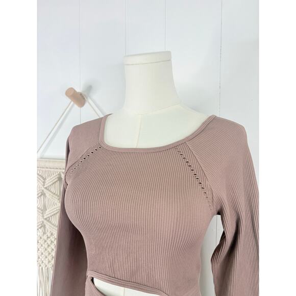 Qinsen Seamless Ribbed Cut Out Long Sleeve Crop Top Small Hazelnut Mocha - Picture 2 of 8